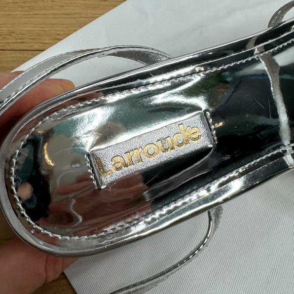 BRAND NEW Larroudé Gio Sandal In Silver Metalic Specchio Block Heel, Size 8 - Picture 6 of 11